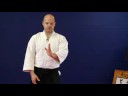 Aikido Egzersizleri Ve Uzanıyor: Bilek 